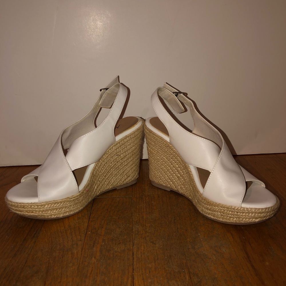 American Eagle wedges NWT